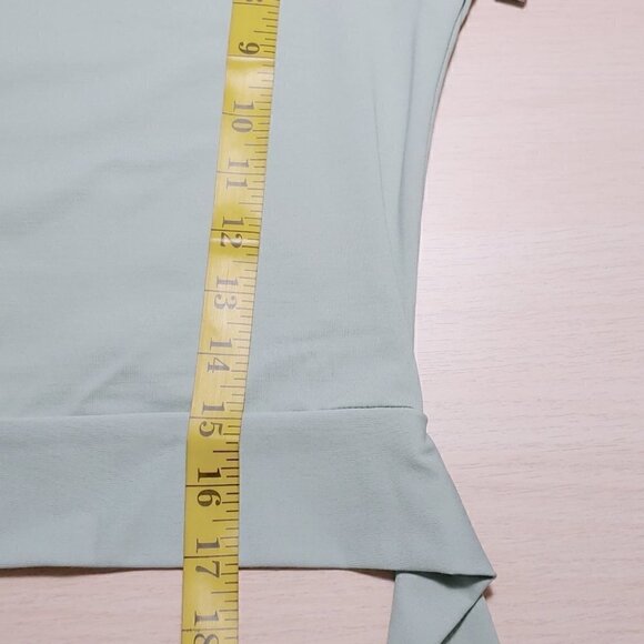 NWT MANGO Sage green virgil yoga active crop top - Picture 9 of 11